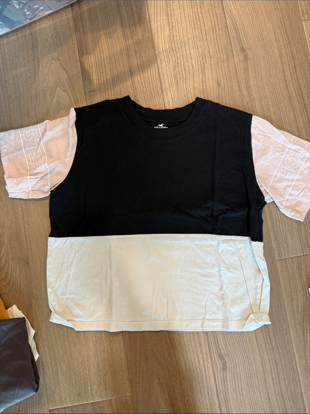 Hollister Black, Light Blue & Pale Pink Colorblock Short Sleeve Tee
